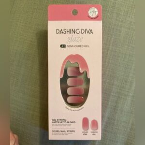 Sealed NIB Dashing Diva Pink Gel Nail Strips